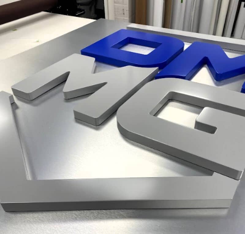 Custom dimensional letters